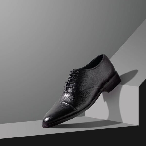 Astor Black